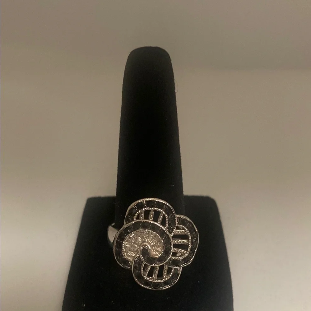 Silver and Black Spiral Gemstone Ring